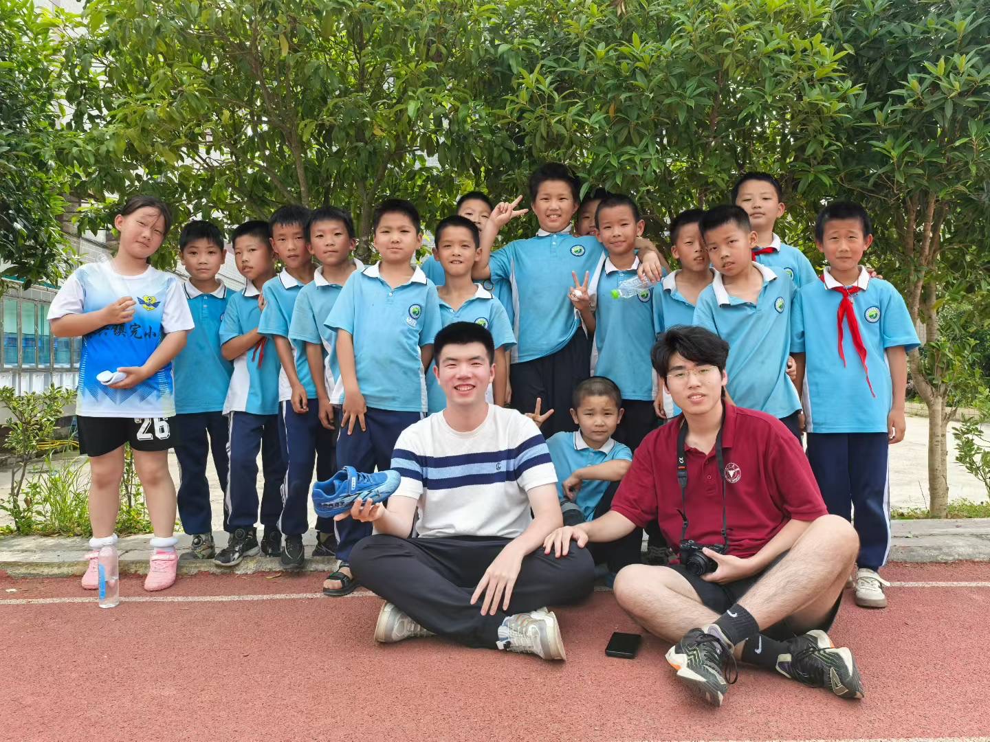 Chi Zhang with students